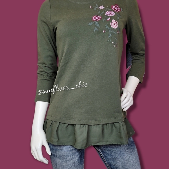 [NEW] Westport Brand Embroidered Flower Sweater - Picture 5 of 14